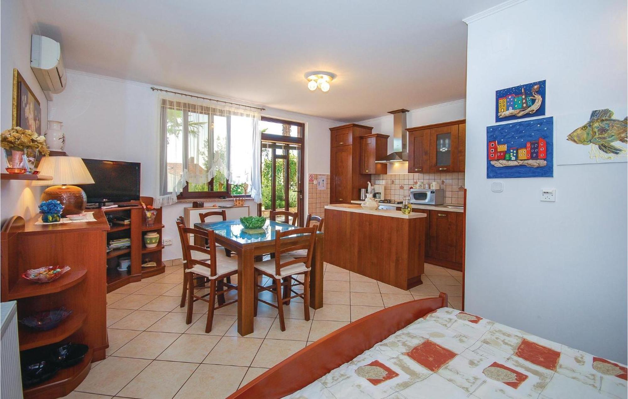 Beautiful Apartment In Lovran With Wifi Exterior photo